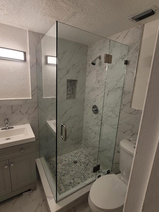 New Star Suite Two North Miami Beach Buitenkant foto