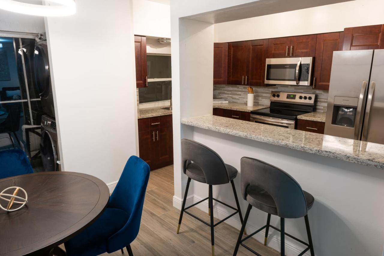 New Star Suite Two North Miami Beach Buitenkant foto